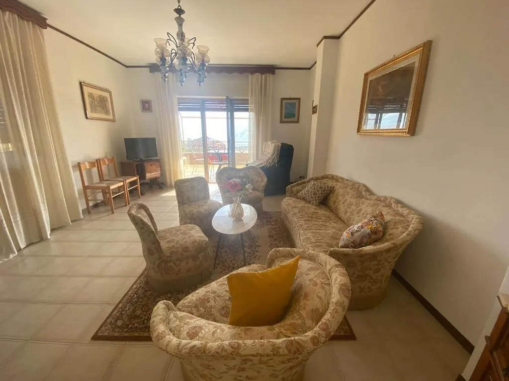 Terrazza Sull'Etna Holidays Apartment タオルミーナ イタリア